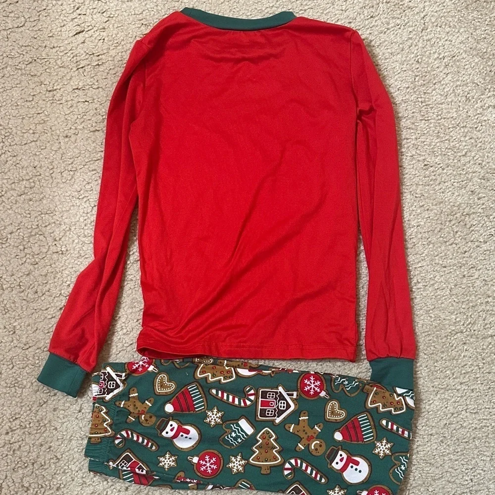 Kids Holiday Pajama Bundle - Size 8 (2 Full Sets) Gingerbread & Grinch Themes!